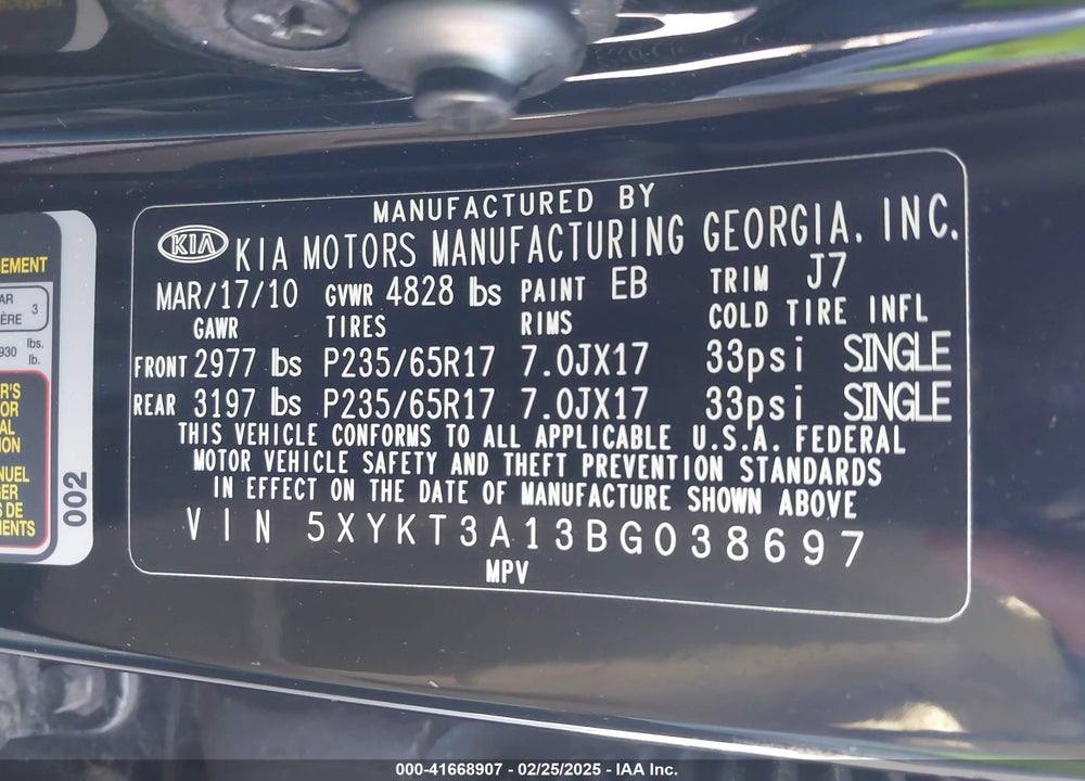 2011 KIA SORENTO VIN: 5XYKT3A13BG038697