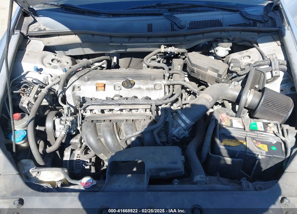 2011 HONDA ACCORD VIN: 1HGCP2F60BA054011