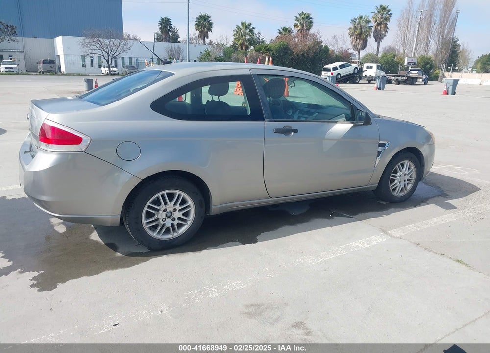 2008 FORD FOCUS VIN: 1FAHP33NX8W135881