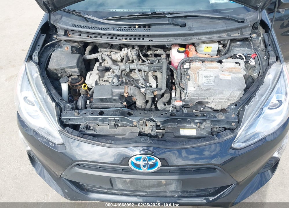 2015 TOYOTA PRIUS C VIN: JTDKDTB35F1108168