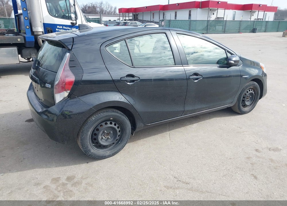 2015 TOYOTA PRIUS C VIN: JTDKDTB35F1108168