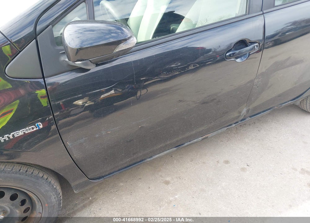 2015 TOYOTA PRIUS C VIN: JTDKDTB35F1108168