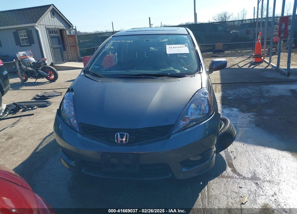 2012 HONDA FIT VIN: JHMGE8H68CC020795