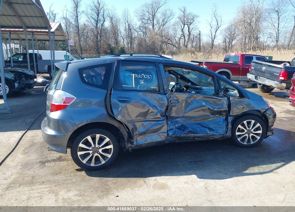 2012 HONDA FIT VIN: JHMGE8H68CC020795