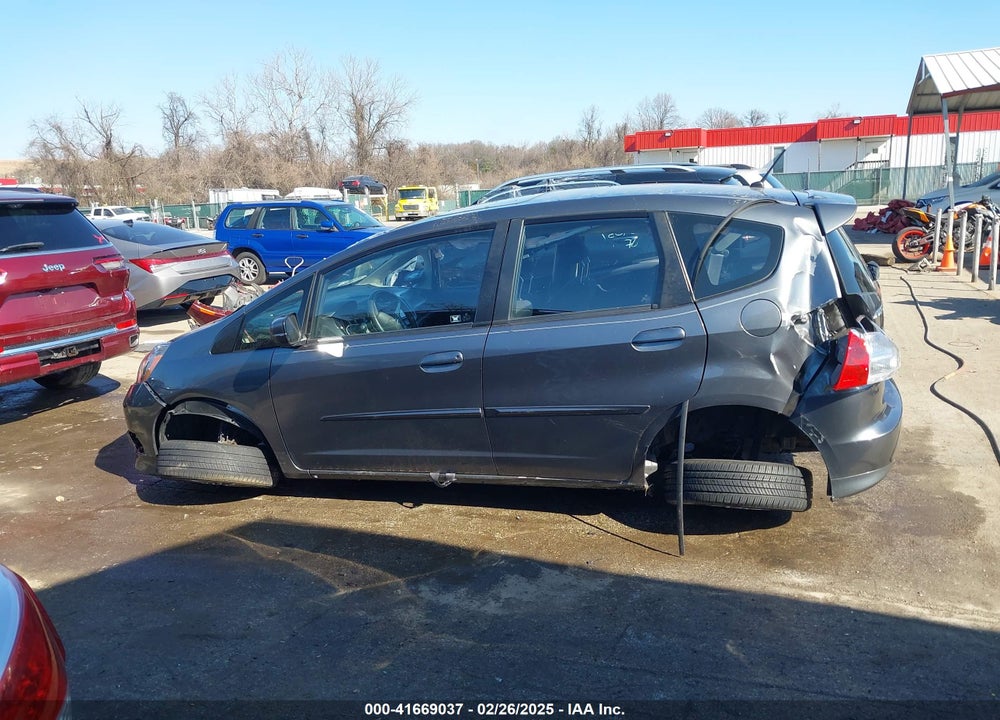 2012 HONDA FIT VIN: JHMGE8H68CC020795