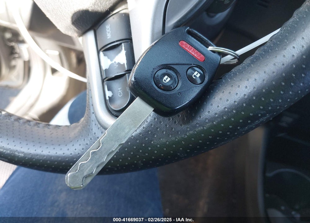 2012 HONDA FIT VIN: JHMGE8H68CC020795