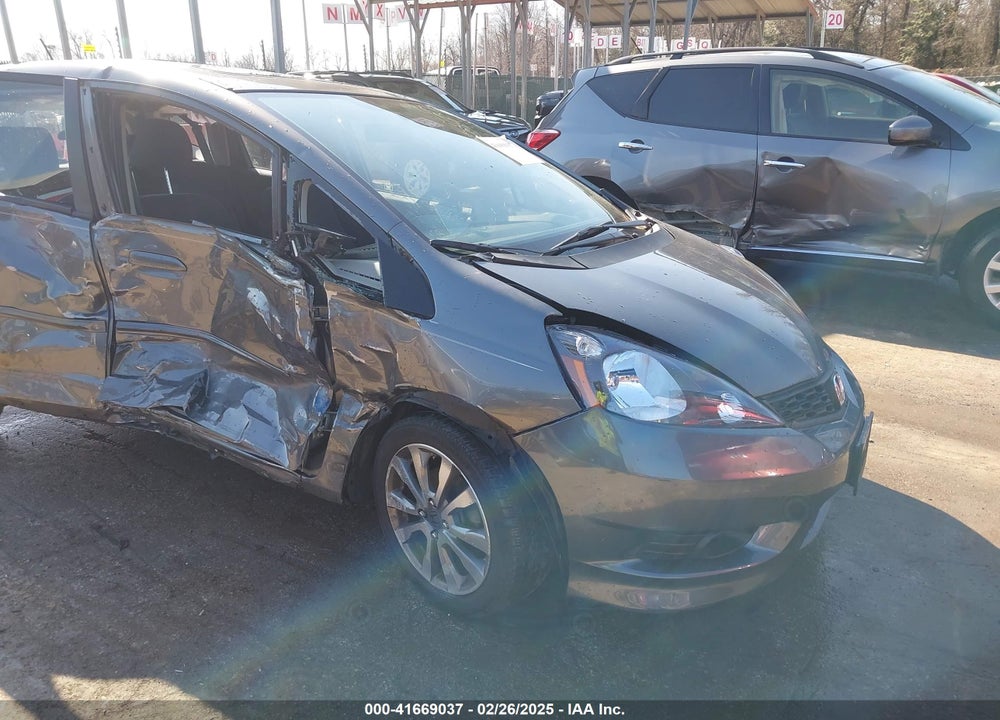 2012 HONDA FIT VIN: JHMGE8H68CC020795