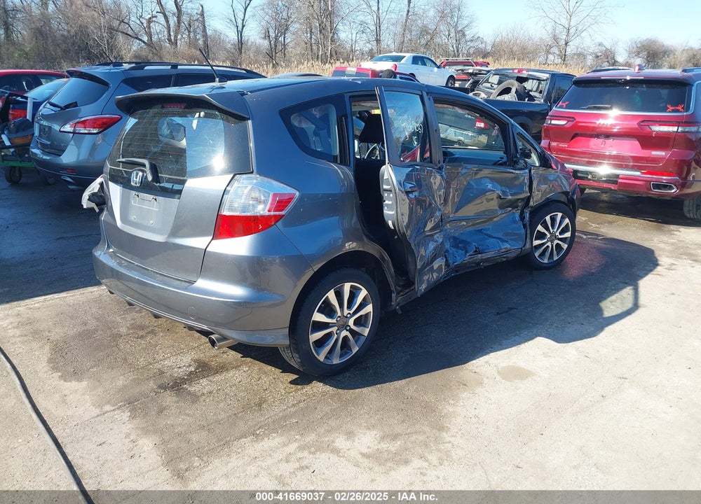 2012 HONDA FIT VIN: JHMGE8H68CC020795