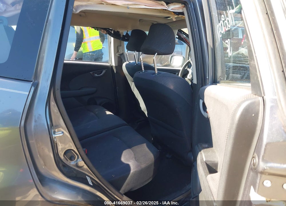2012 HONDA FIT VIN: JHMGE8H68CC020795