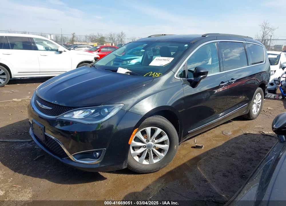 2017 CHRYSLER PACIFICA TOURING L VIN: 2C4RC1BG4HR583382
