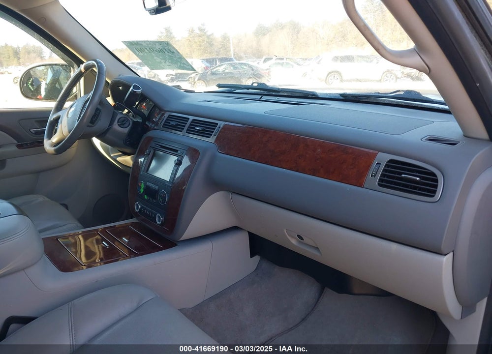 2010 CHEVROLET TAHOE LTZ VIN: 1GNUKCE08AR198725