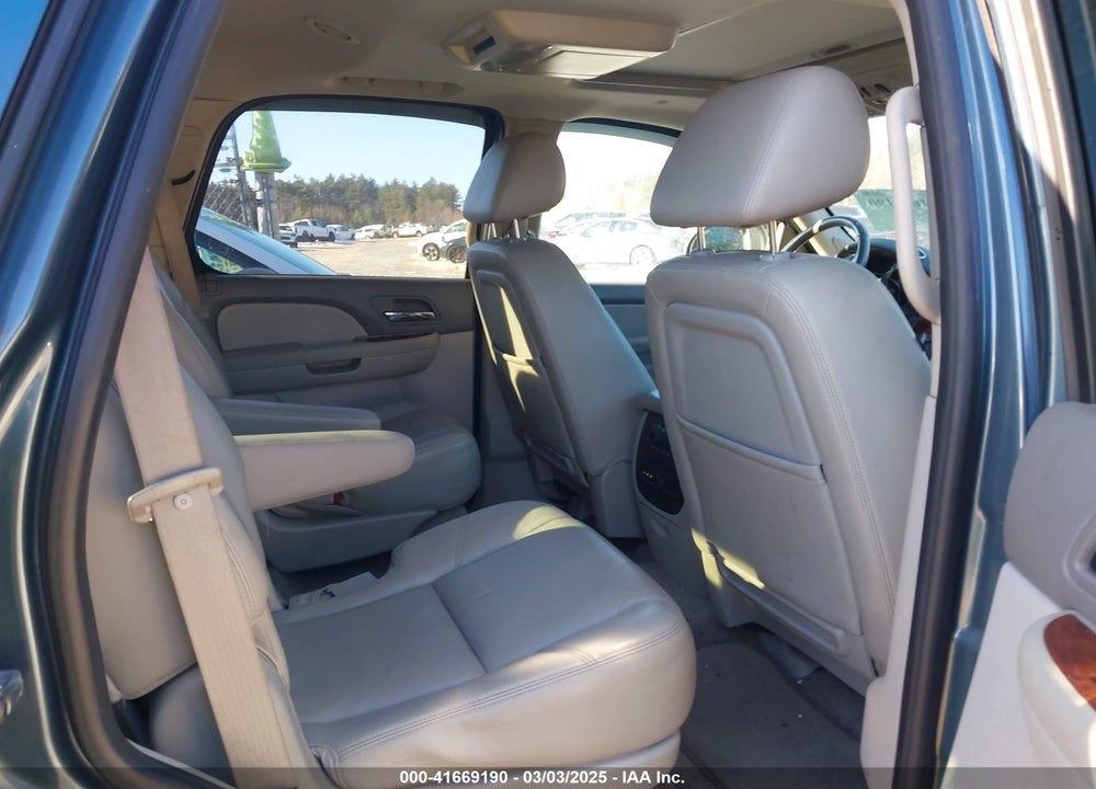 2010 CHEVROLET TAHOE LTZ VIN: 1GNUKCE08AR198725