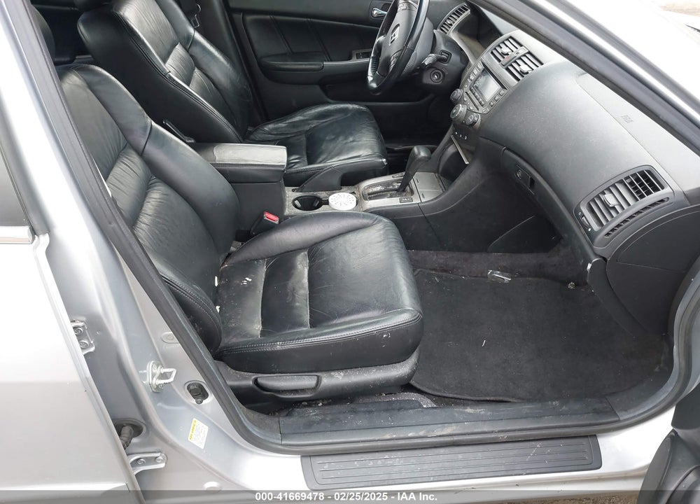 2005 HONDA ACCORD 2.4 EX VIN: 1HGCM56815A021373