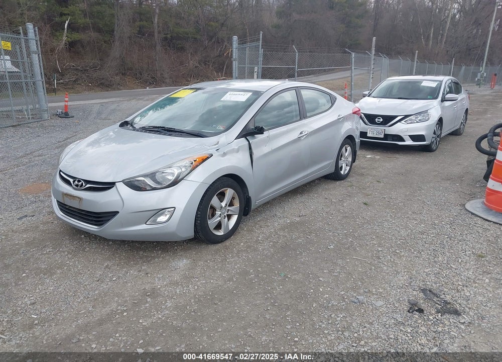 2013 HYUNDAI ELANTRA VIN: 5NPDH4AE1DH186202