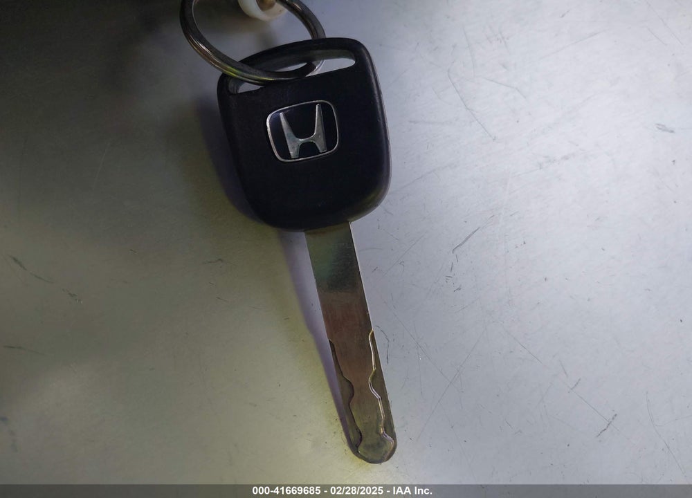 2010 HONDA CIVIC VIN: 19XFA1F3XAE025575