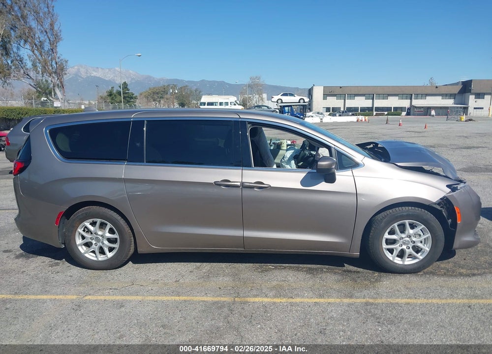 2018 CHRYSLER PACIFICA VIN: 2C4RC1CG1JR292570