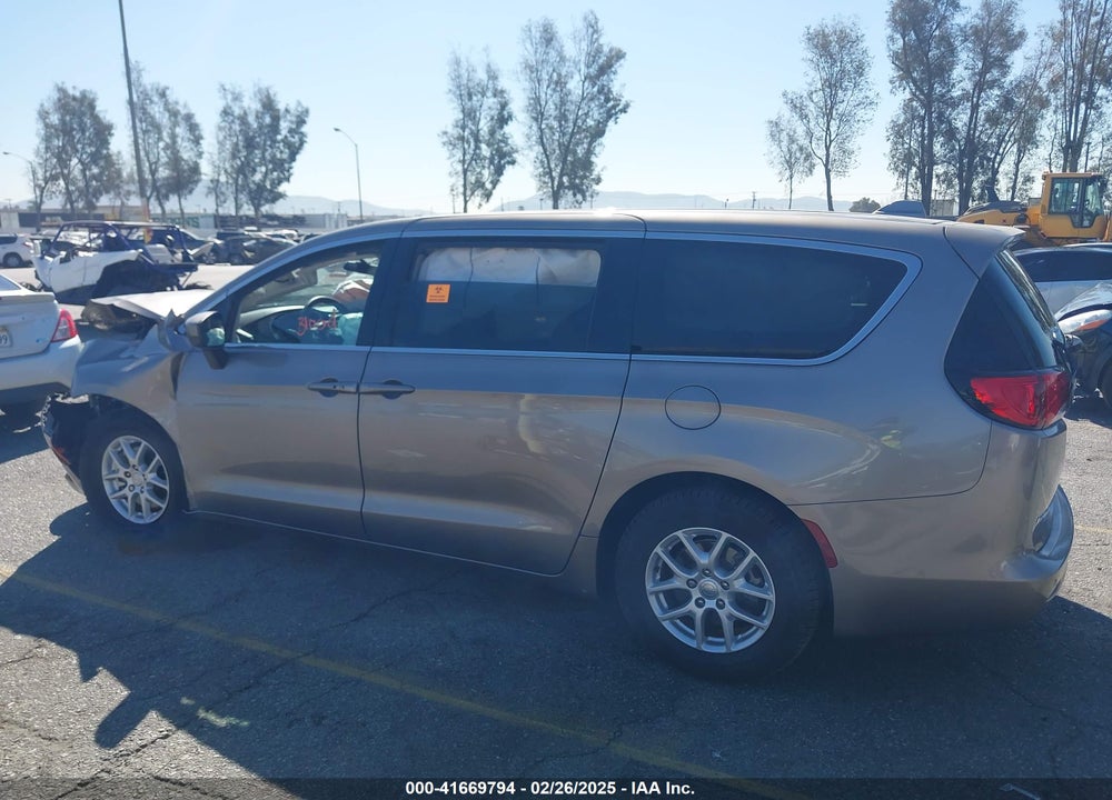 2018 CHRYSLER PACIFICA VIN: 2C4RC1CG1JR292570