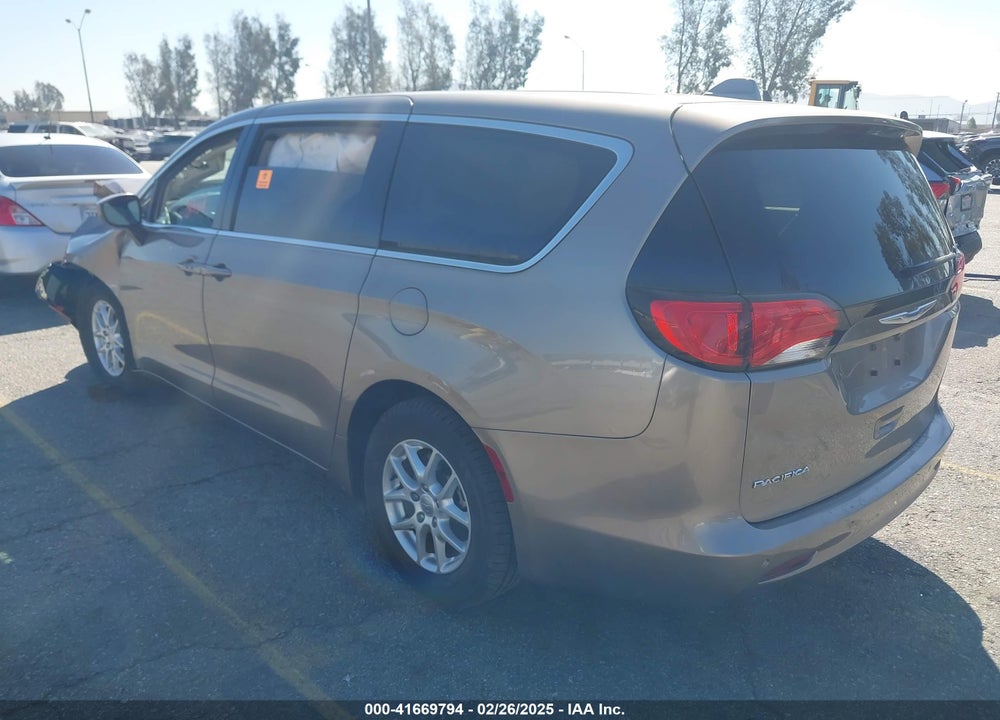 2018 CHRYSLER PACIFICA VIN: 2C4RC1CG1JR292570