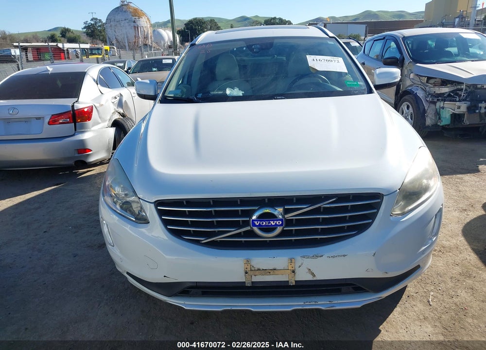 2015 VOLVO XC60 VIN: YV4612RK5F2690037