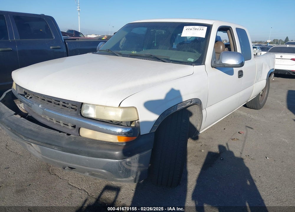 2000 CHEVROLET SILVERADO 1500 LS VIN: 2GCEC19T0Y1209822