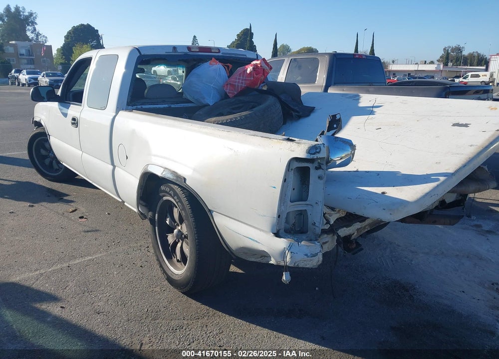 2000 CHEVROLET SILVERADO 1500 LS VIN: 2GCEC19T0Y1209822