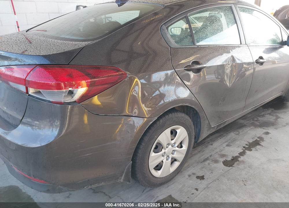 2018 KIA FORTE VIN: 3KPFK4A7XJE206703