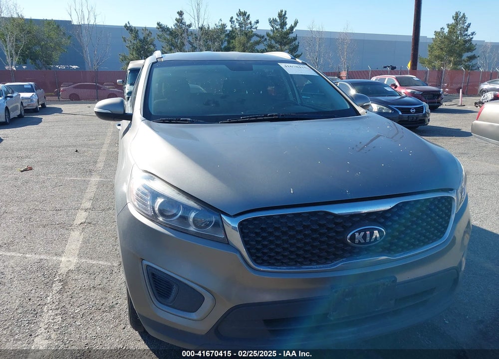 2016 KIA SORENTO VIN: 5XYPG4A35GG120195