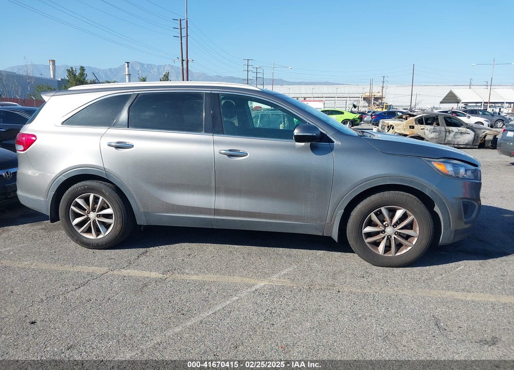 2016 KIA SORENTO VIN: 5XYPG4A35GG120195
