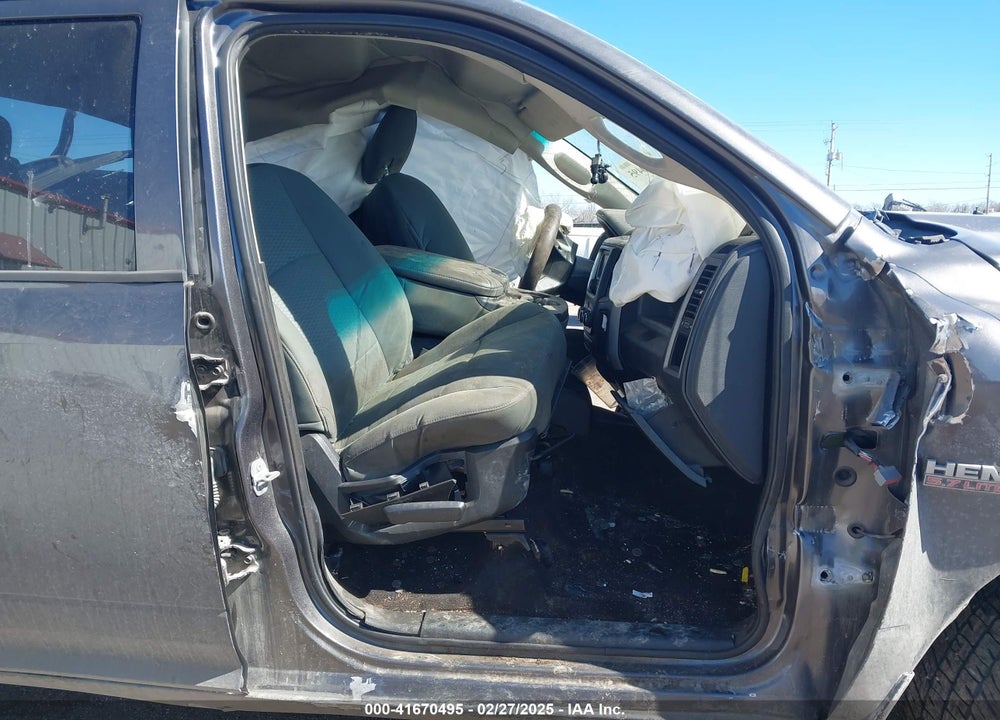2015 RAM 1500 VIN: 1C6RR6KT9FS583972