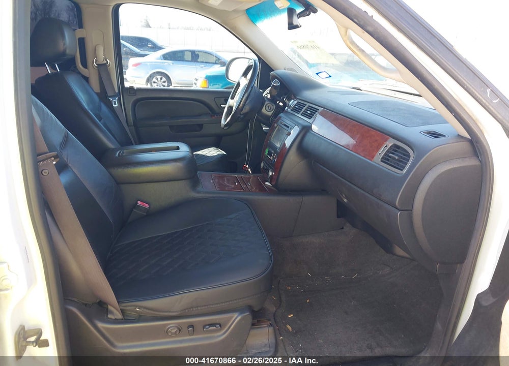 2012 CHEVROLET SUBURBAN 1500 LTZ VIN: 1GNSCKE02CR149697