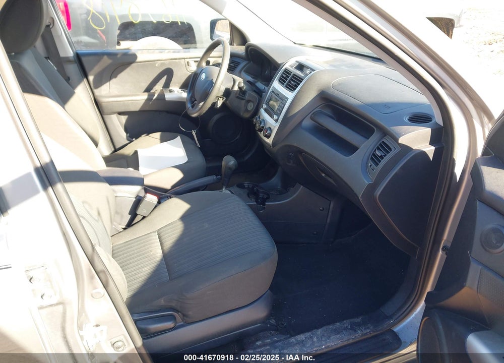 2009 KIA SPORTAGE VIN: KNDJE723897561847