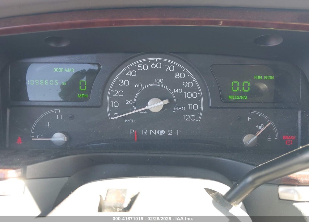 2004 LINCOLN TOWN CAR SIGNATURE VIN: 1LNHM81W94Y637139