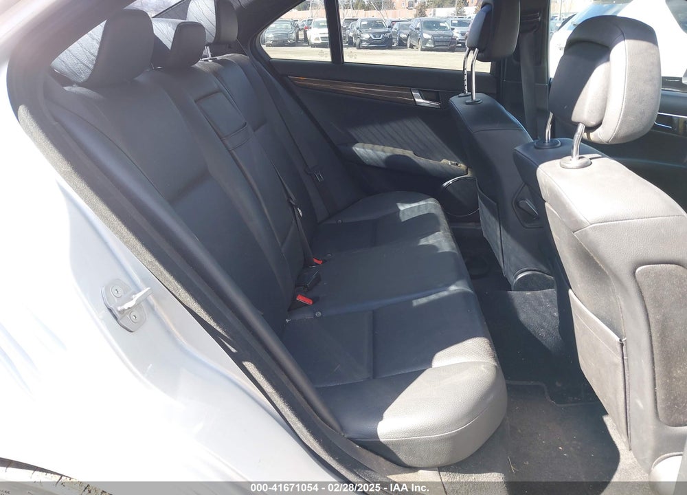 2009 MERCEDES-BENZ C 350 VIN: WDDGF56XX9F210202