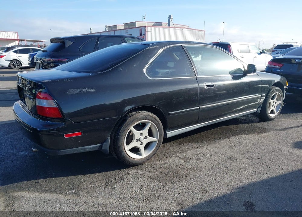 1994 HONDA ACCORD LX VIN: 1HGCD7233RA021063
