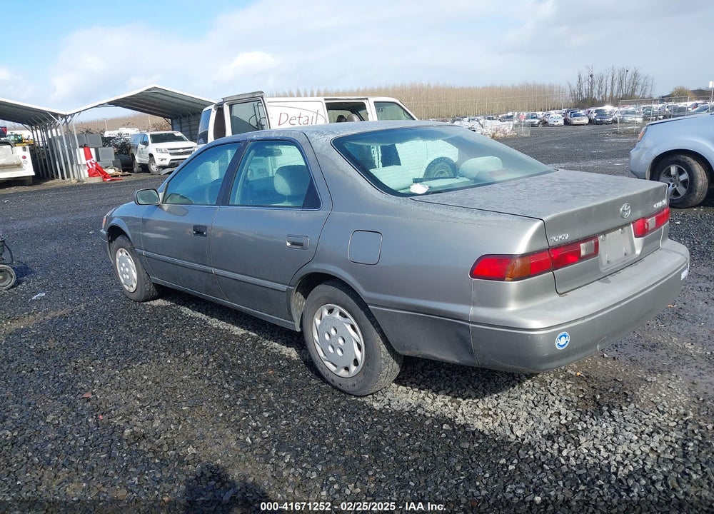 1997 TOYOTA CAMRY LE VIN: JT2BG22K0V0076817