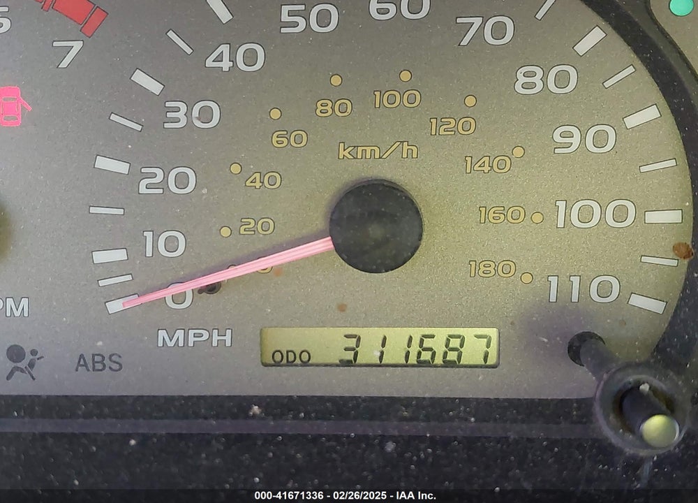 2001 TOYOTA SEQUOIA LIMITED V8 VIN: 5TDZT38A61S044399