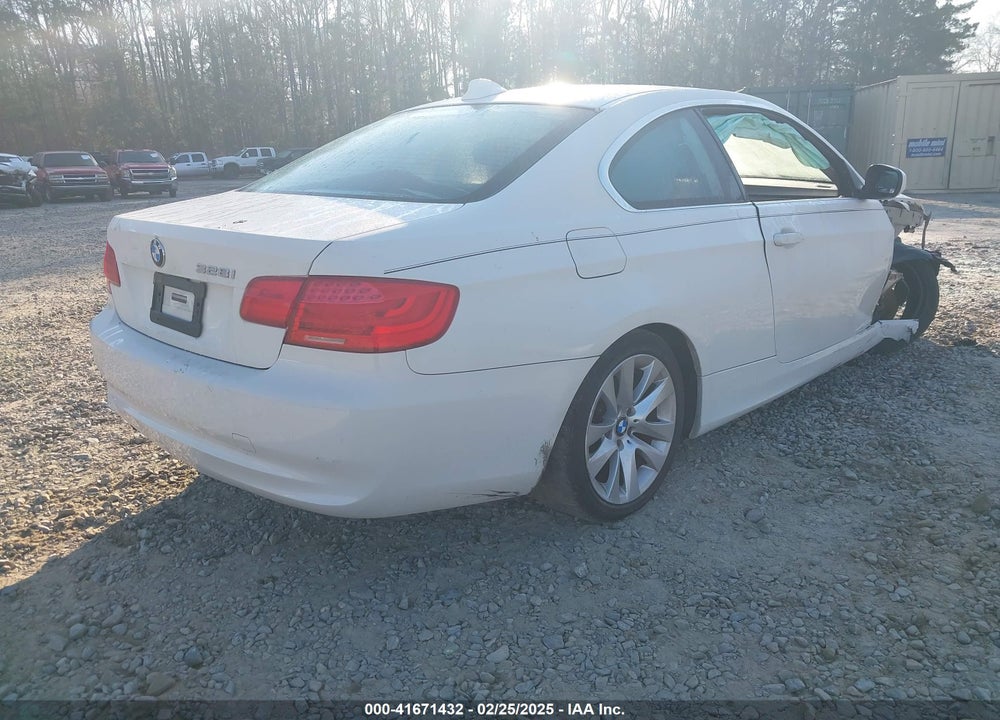 2011 BMW 328I VIN: WBAKE3C51BE557540