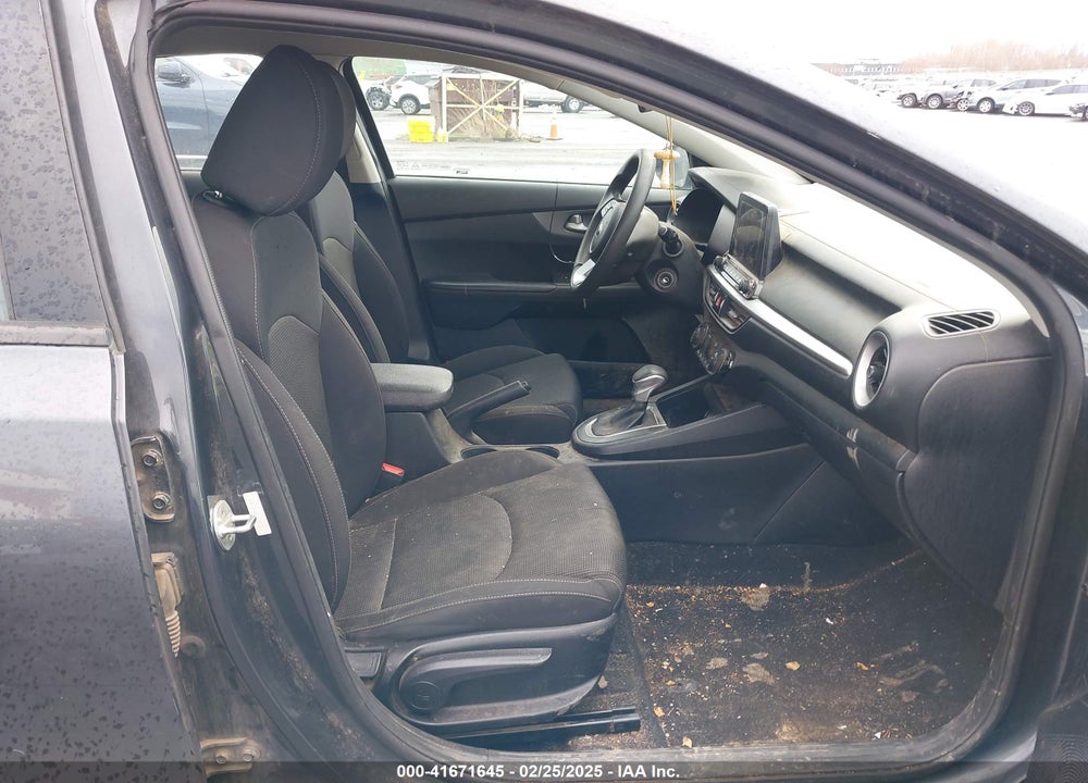 2019 KIA FORTE FE VIN: 3KPF24AD4KE027516