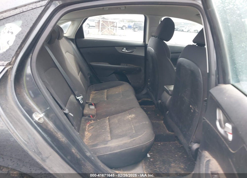 2019 KIA FORTE FE VIN: 3KPF24AD4KE027516