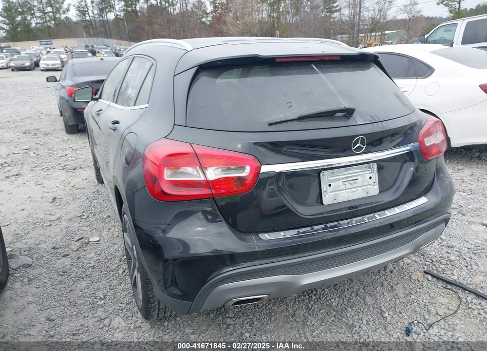 2015 MERCEDES-BENZ GLA VIN: WDCTG4GB4FJ172486