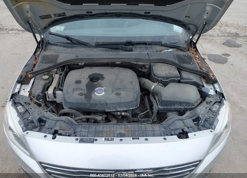 2015 VOLVO V60 VIN: YV126MED4F1206414