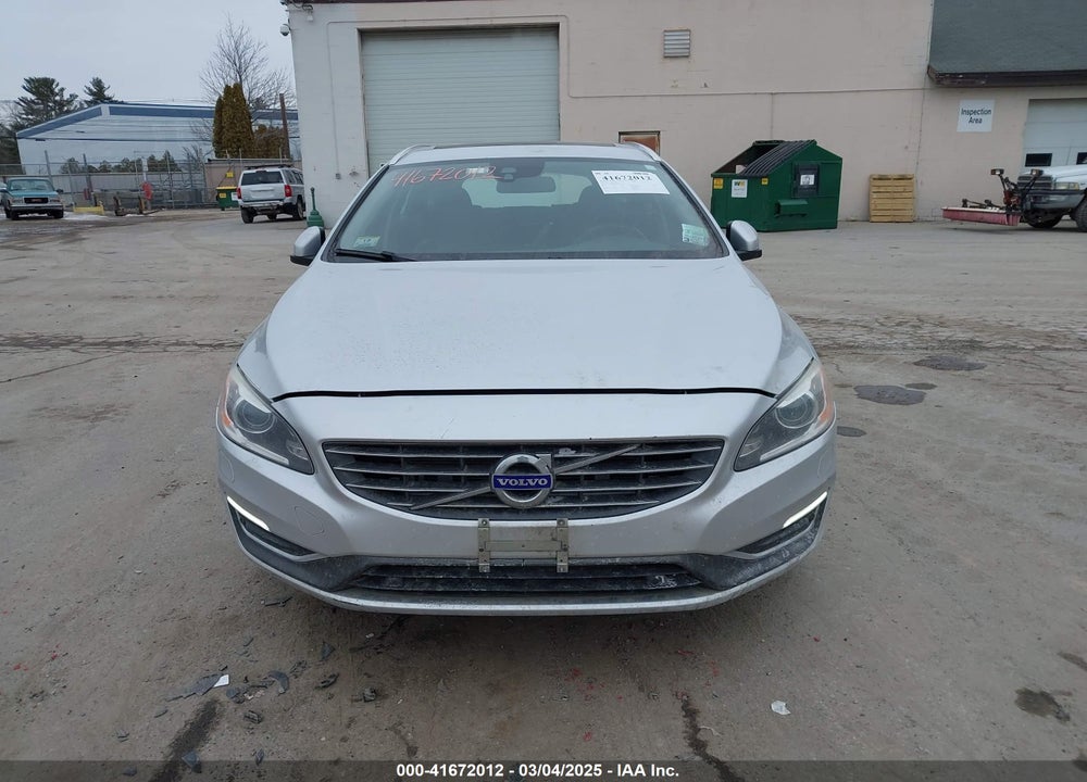 2015 VOLVO V60 VIN: YV126MED4F1206414