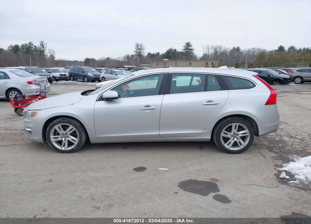 2015 VOLVO V60 VIN: YV126MED4F1206414