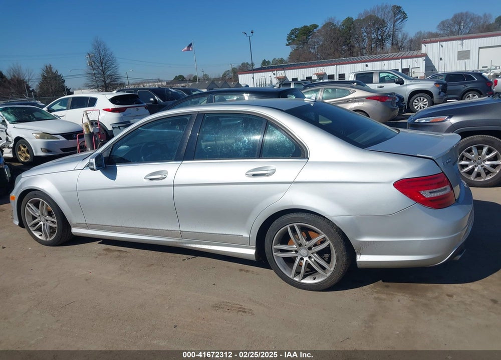 2013 MERCEDES-BENZ C 300 VIN: WDDGF8AB2DR300576