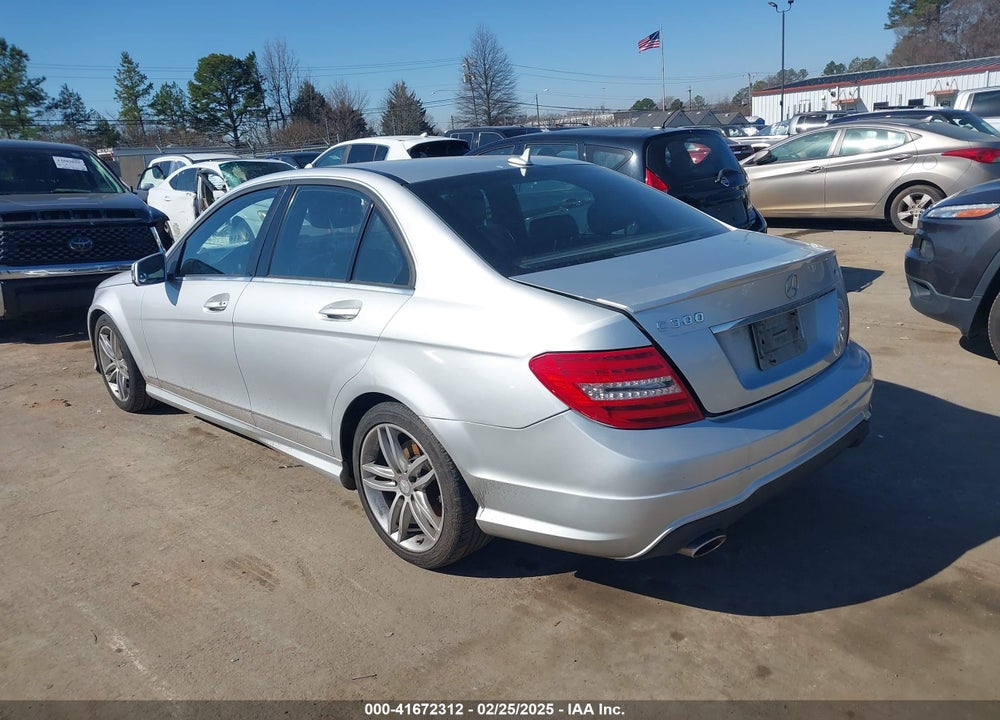 2013 MERCEDES-BENZ C 300 VIN: WDDGF8AB2DR300576