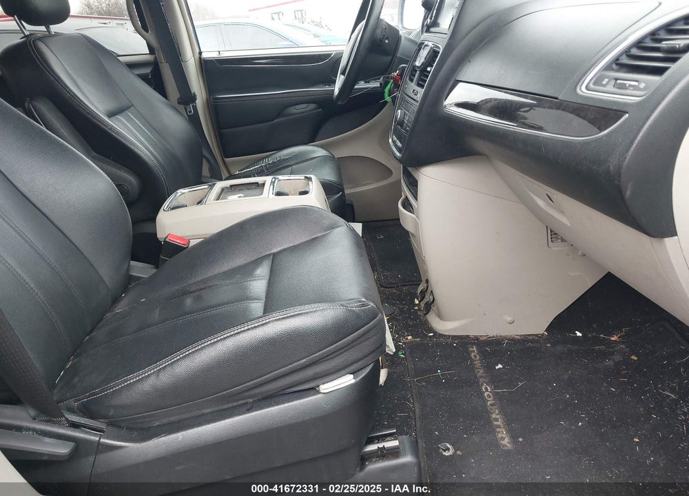 2014 CHRYSLER TOWN & COUNTRY TOURING VIN: 2C4RC1BG5ER231522