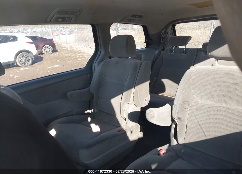 2005 TOYOTA SIENNA CE/LE VIN: 5TDZA23C65S267346