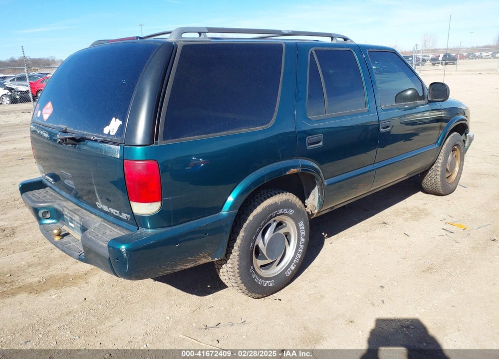 1998 CHEVROLET BLAZER LS VIN: 1GNDT13WXW2234455