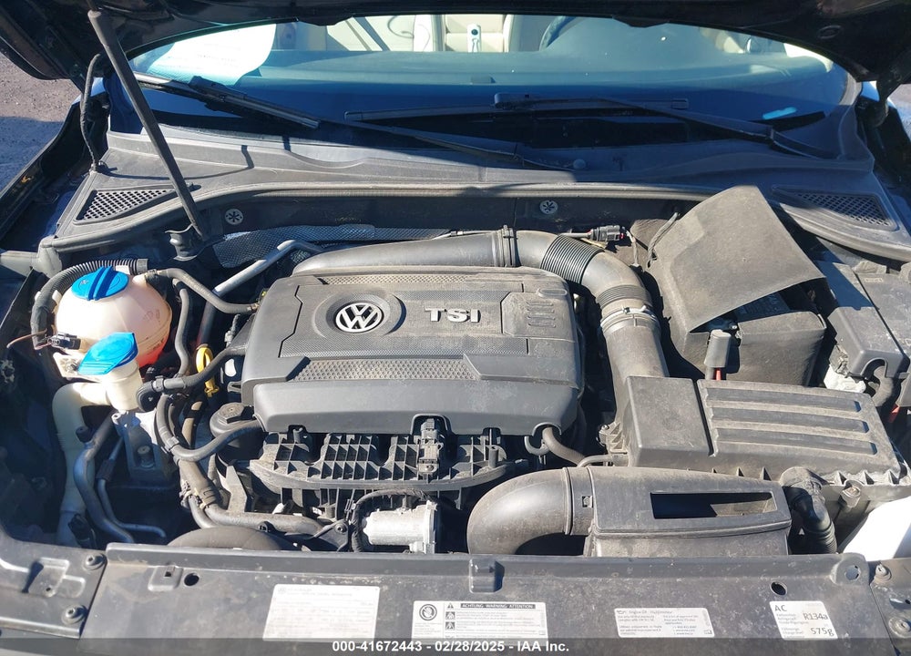2015 VOLKSWAGEN PASSAT VIN: 1VWAT7A31FC111304