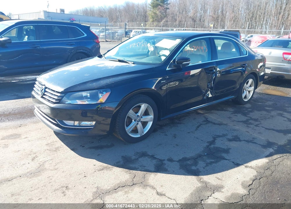 2015 VOLKSWAGEN PASSAT VIN: 1VWAT7A31FC111304